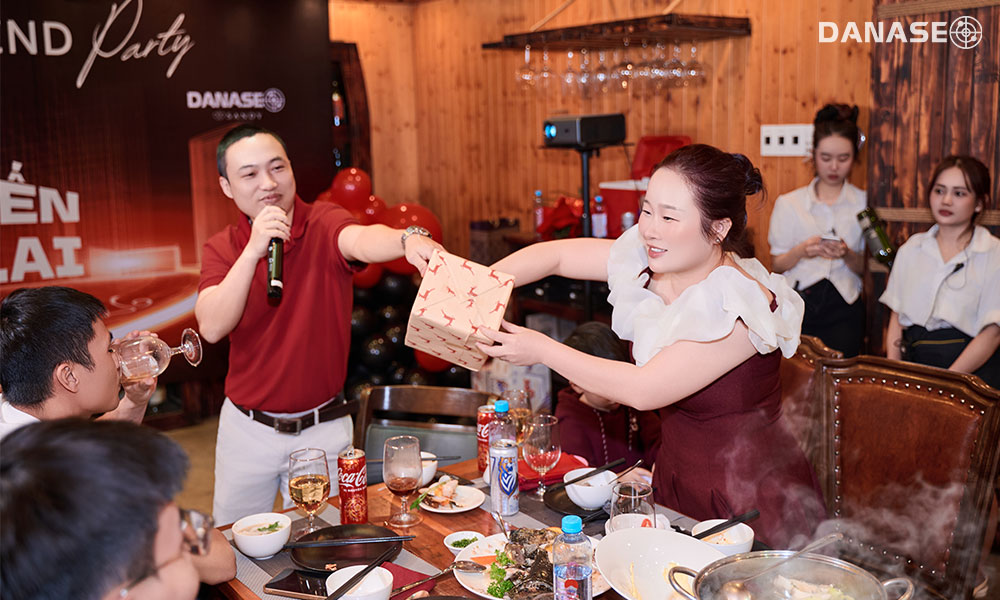 danaseo-to-chuc-chuong-trinh-year-end-party-2025-danaseo