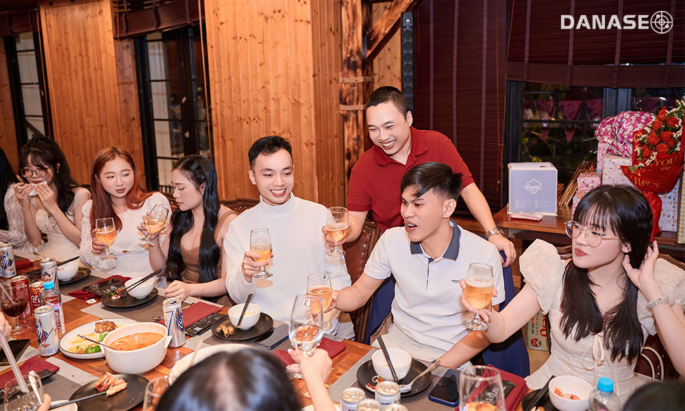 danaseo-to-chuc-chuong-trinh-year-end-party-2025-danaseo