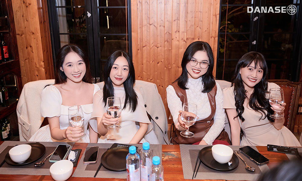 danaseo-to-chuc-chuong-trinh-year-end-party-2025-danaseo