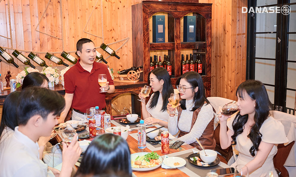 danaseo-to-chuc-chuong-trinh-year-end-party-2025-danaseo